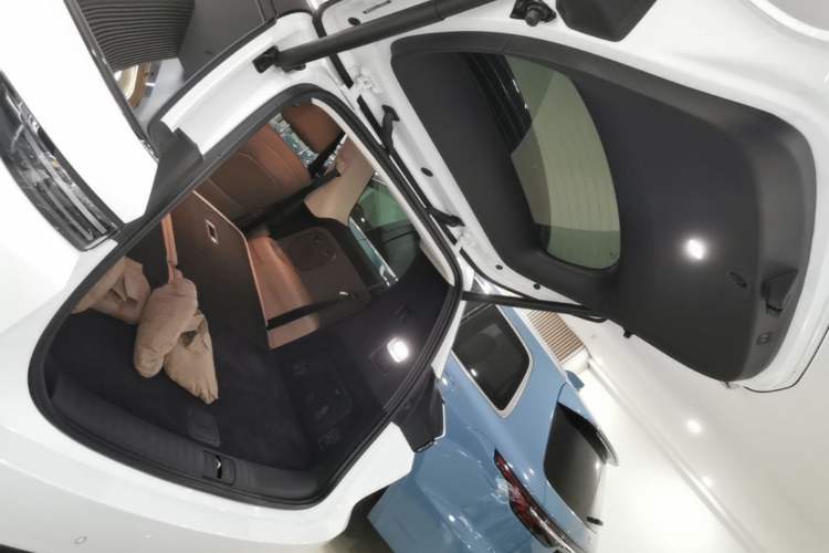 Used Li Auto i8 2025 Model Standard Version Trunk