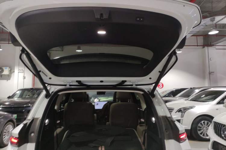 Used Li Auto i8 2025 Model Standard Version Trunk