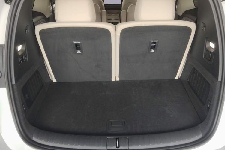 Used Li Auto i8 2025 Model Standard Version Trunk