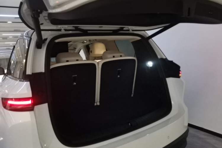 Used Li Auto i8 2025 Model Standard Version Trunk