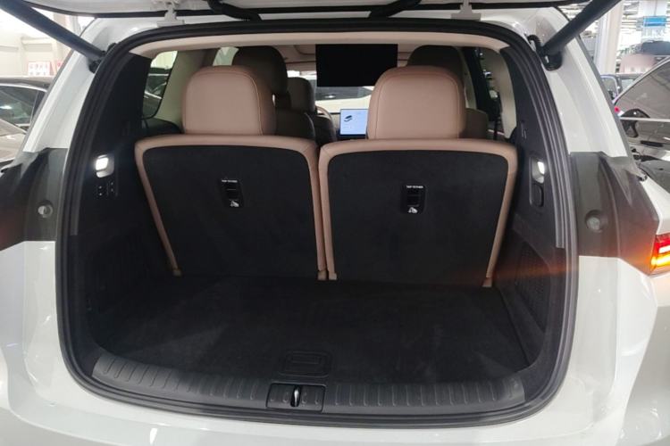 Used Li Auto i8 2025 Model Standard Version Trunk