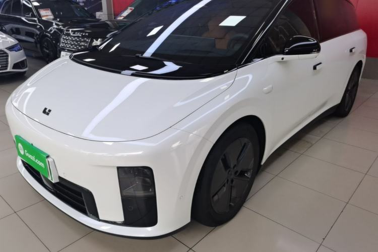 Li Auto i8 2025 Model Standard Version