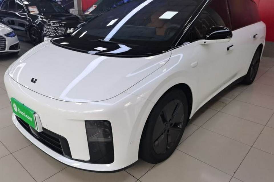 Li Auto Li Auto i8 2025