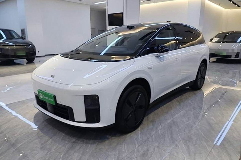 Li Auto Li Auto i8 2025