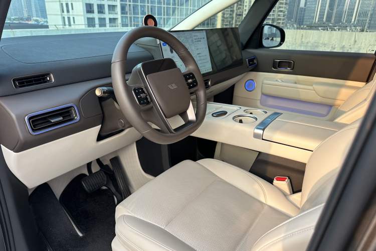 Used Li Auto MEGA 2024 Ultra Model Interior 3