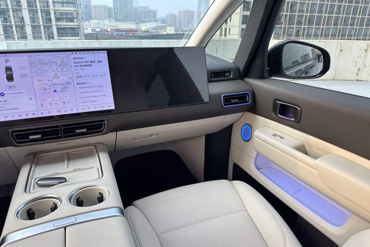 Used Li Auto MEGA 2024 Ultra Model Interior 7