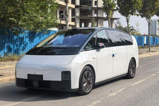Used Li Auto MEGA 2025 Home Family Special Edition