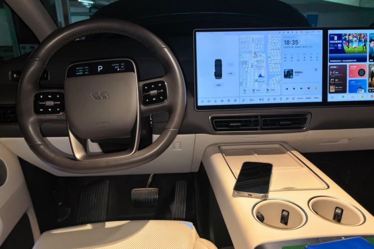 Used Li Auto MEGA 2024 Ultra Model Center Console