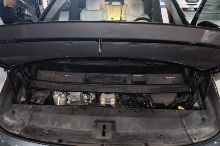 Used Li Auto MEGA 2024 Ultra Model Engine Bay