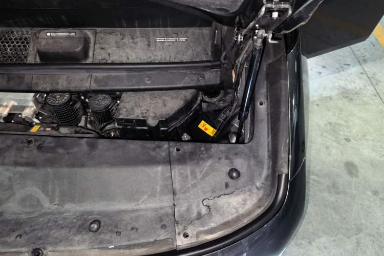 Used Li Auto MEGA 2024 Ultra Model Engine Bay Left