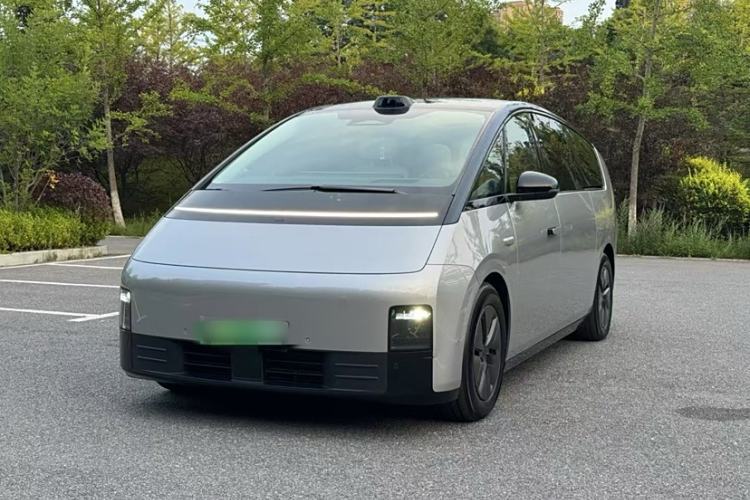 Used Li Auto MEGA 2024 Ultra Model Exterior 5