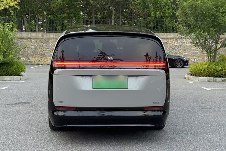 Used Li Auto MEGA 2024 Ultra Model Exterior 6