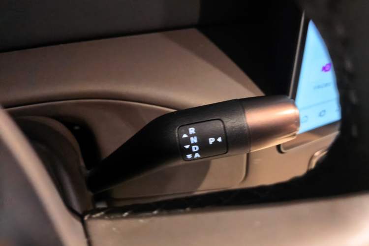 Used Li Auto MEGA 2024 Ultra Model Gear Lever