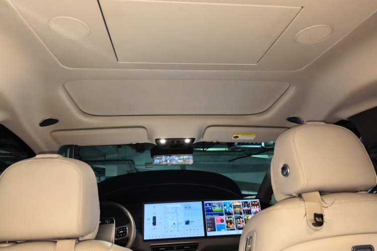 Used Li Auto MEGA 2024 Ultra Model Headliner