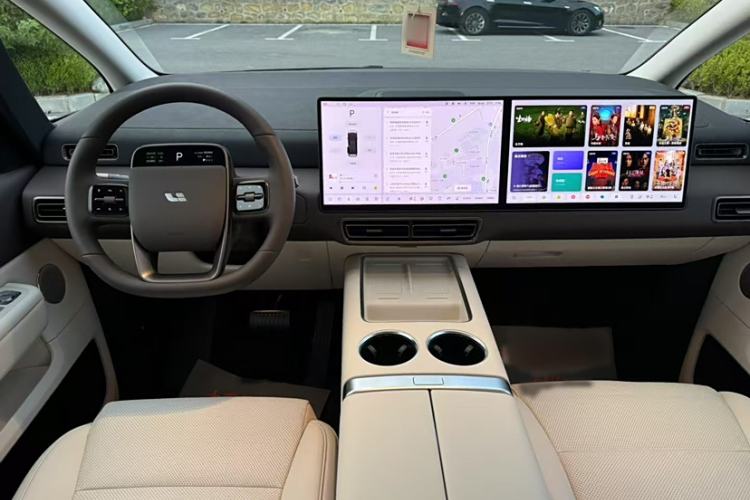 Used Li Auto MEGA 2024 Ultra Model Interior 2