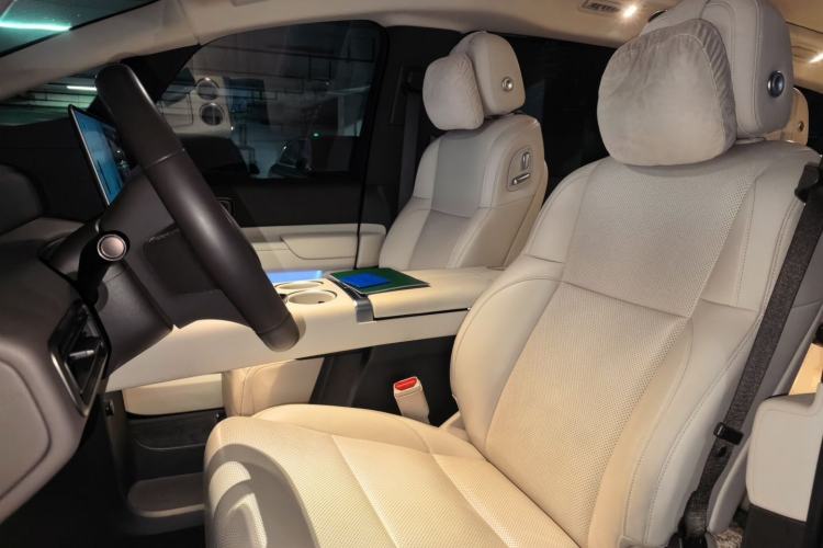 Used Li Auto MEGA 2024 Ultra Model Left Front Seat