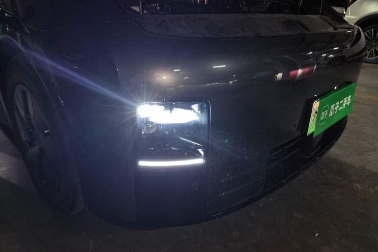 Used Li Auto MEGA 2024 Ultra Model Right Front Headlight