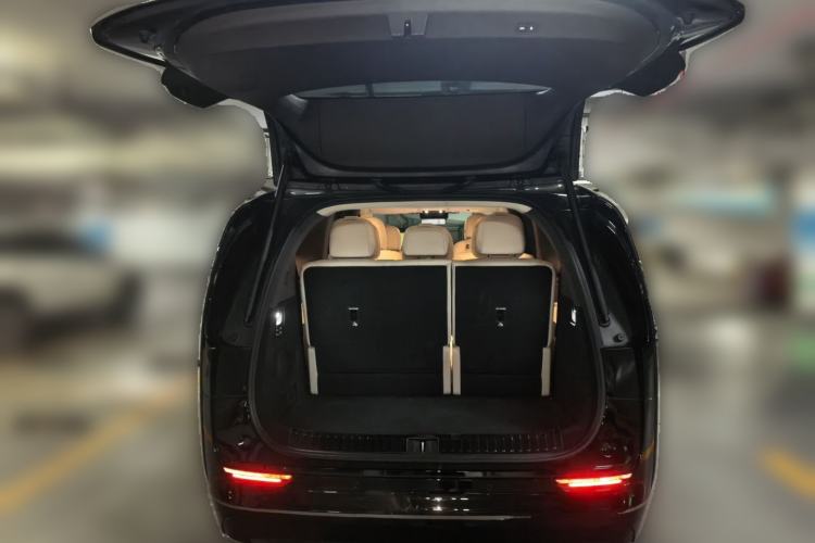 Used Li Auto MEGA 2024 Ultra Model Trunk