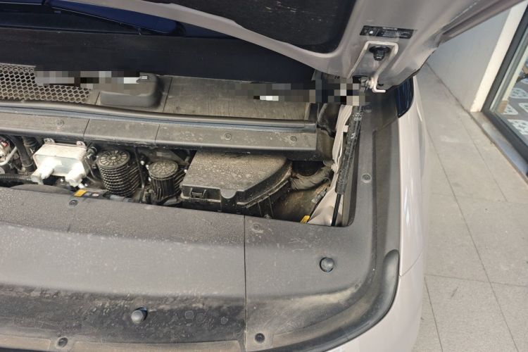 Used Li Auto MEGA 2024 Ultra Model Engine Bay Left
