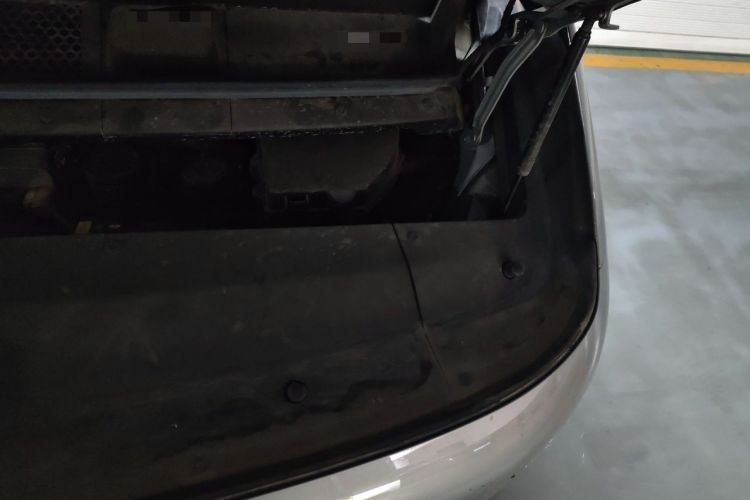 Used Li Auto MEGA 2024 Ultra Model Engine Bay Left