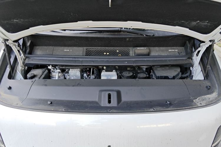 Used Li Auto MEGA 2024 Ultra Model Engine Bay