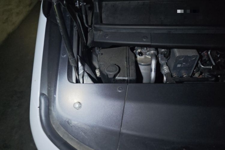 Used Li Auto MEGA 2024 Ultra Model Engine Bay Right