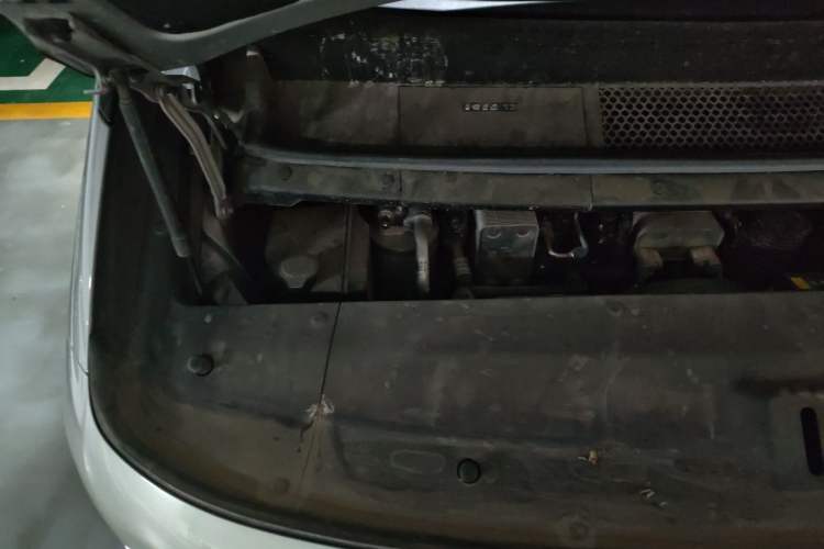 Used Li Auto MEGA 2024 Ultra Model Engine Bay Right