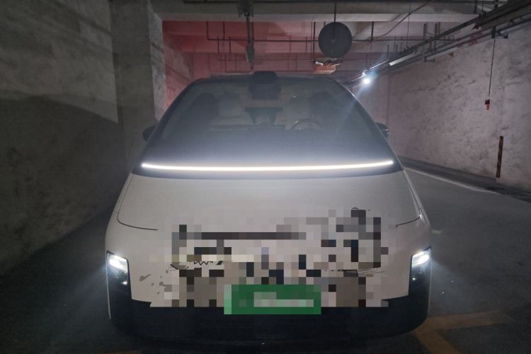 Used Li Auto MEGA 2024 Ultra Model Front