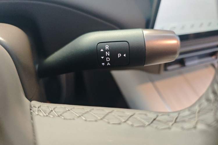 Used Li Auto MEGA 2024 Ultra Model Gear Lever