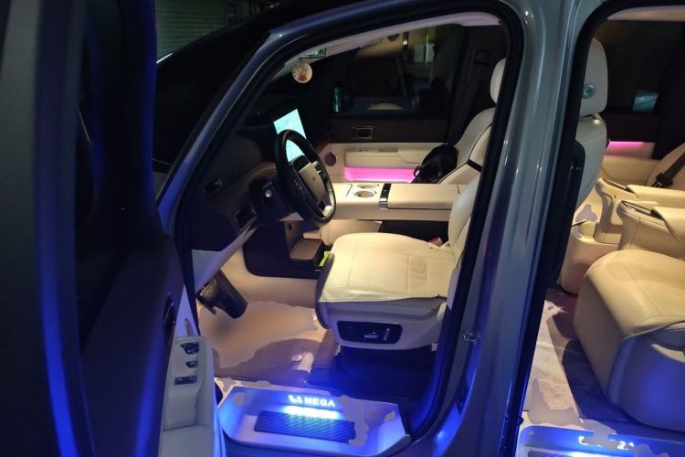 Used Li Auto MEGA 2024 Ultra Model Left Front Seat