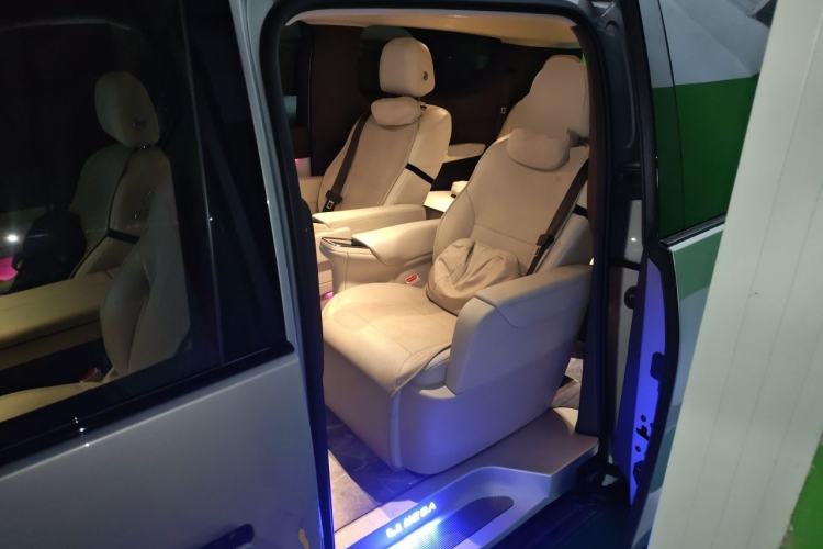 Used Li Auto MEGA 2024 Ultra Model Left Rear Seat