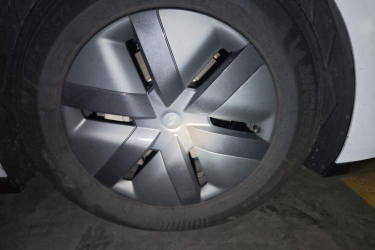 Used Li Auto MEGA 2024 Ultra Model Right Front Wheel Hub