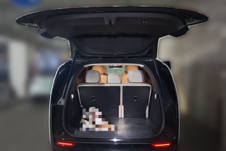 Used Li Auto MEGA 2024 Ultra Model Trunk