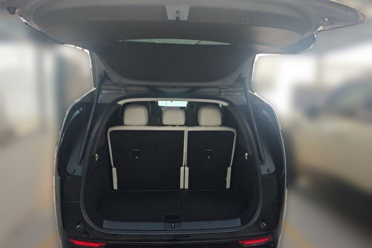 Used Li Auto MEGA 2024 Ultra Model Trunk