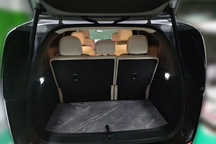 Used Li Auto MEGA 2024 Ultra Model Trunk