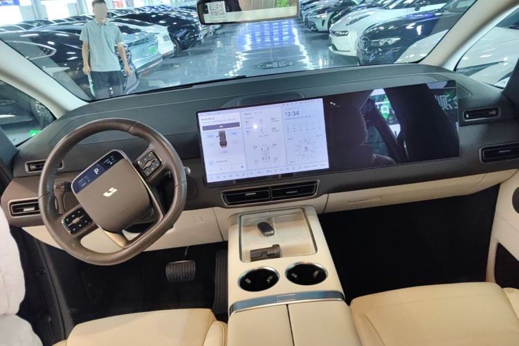 Used Li Auto MEGA 2024 Ultra Model Center Console
