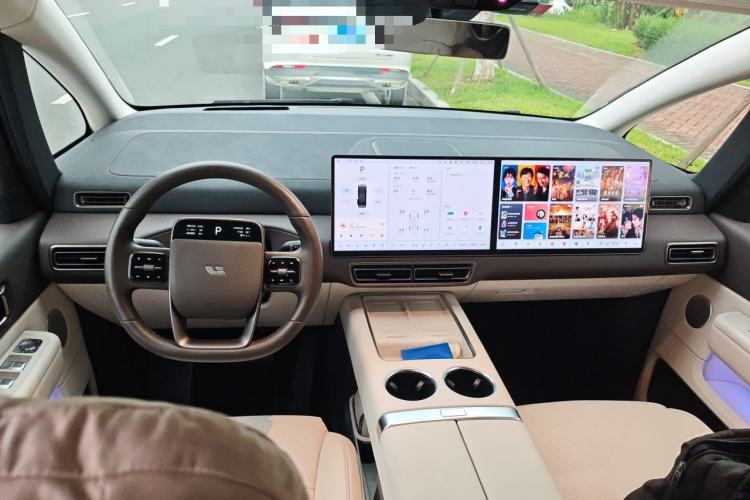 Used Li Auto MEGA 2024 Ultra Model Center Console