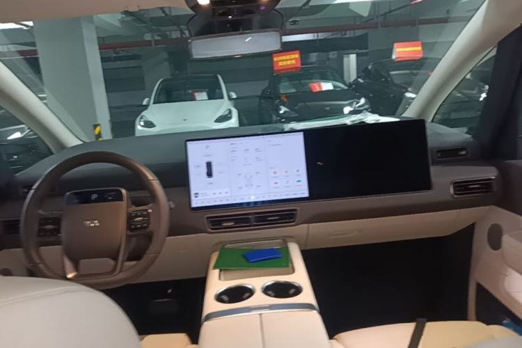 Used Li Auto MEGA 2024 Ultra Model Center Console