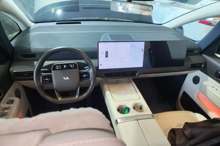 Used Li Auto MEGA 2024 Ultra Model Center Console