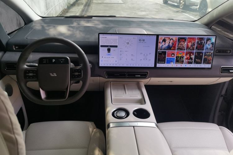 Used Li Auto MEGA 2024 Ultra Model Center Console