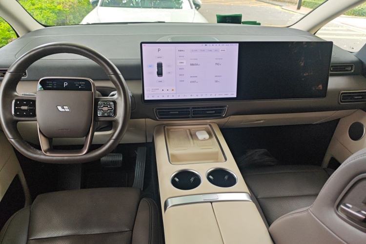 Used Li Auto MEGA 2024 Ultra Model Center Console
