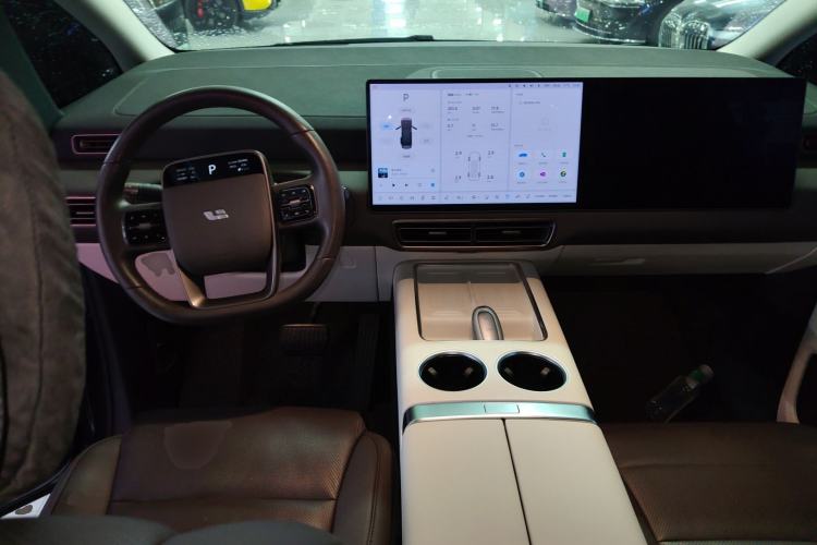 Used Li Auto MEGA 2024 Ultra Model Center Console