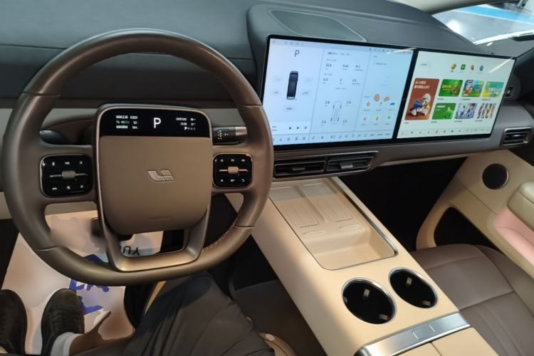 Used Li Auto MEGA 2024 Ultra Model Center Console