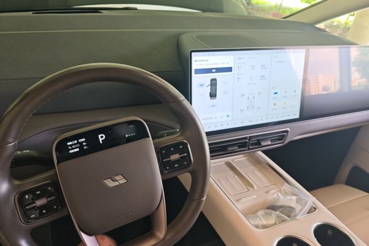 Used Li Auto MEGA 2024 Ultra Model Center Console