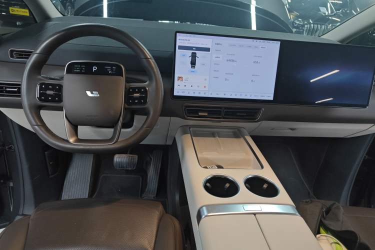 Used Li Auto MEGA 2024 Ultra Model Center Console