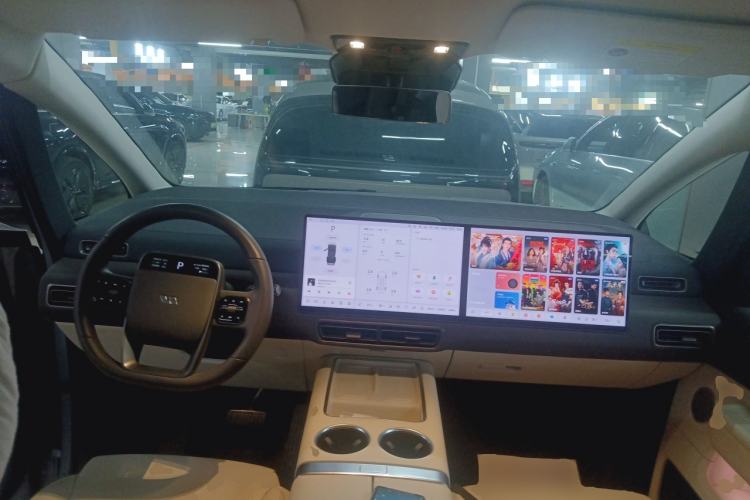 Used Li Auto MEGA 2024 Ultra Model Center Console