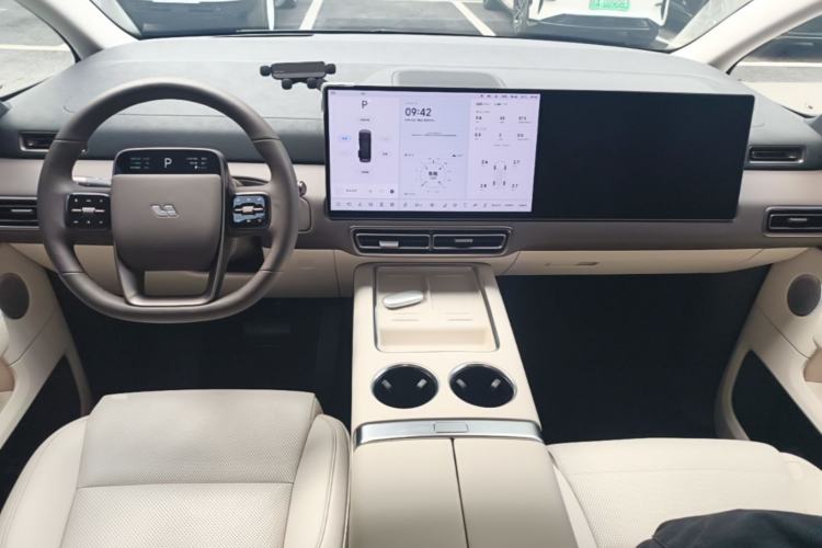 Used Li Auto MEGA 2024 Ultra Model Center Console