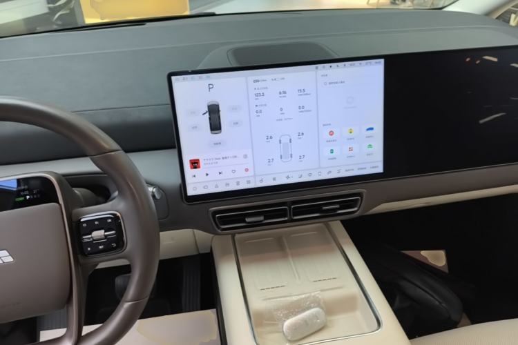 Used Li Auto MEGA 2024 Ultra Model Center Console