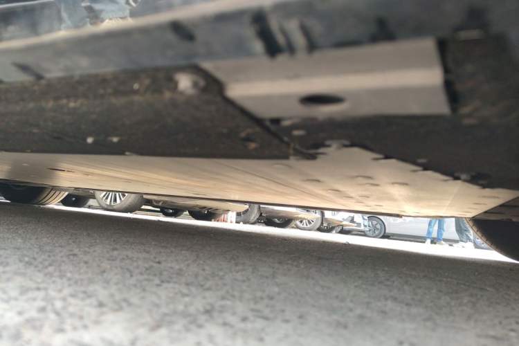 Used Li Auto MEGA 2024 Ultra Model Chassis Front Right