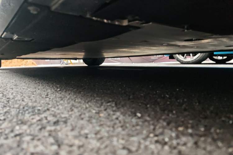 Used Li Auto MEGA 2024 Ultra Model Chassis Rear Left